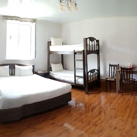 Datka Guest House Naryn Eksteriør billede