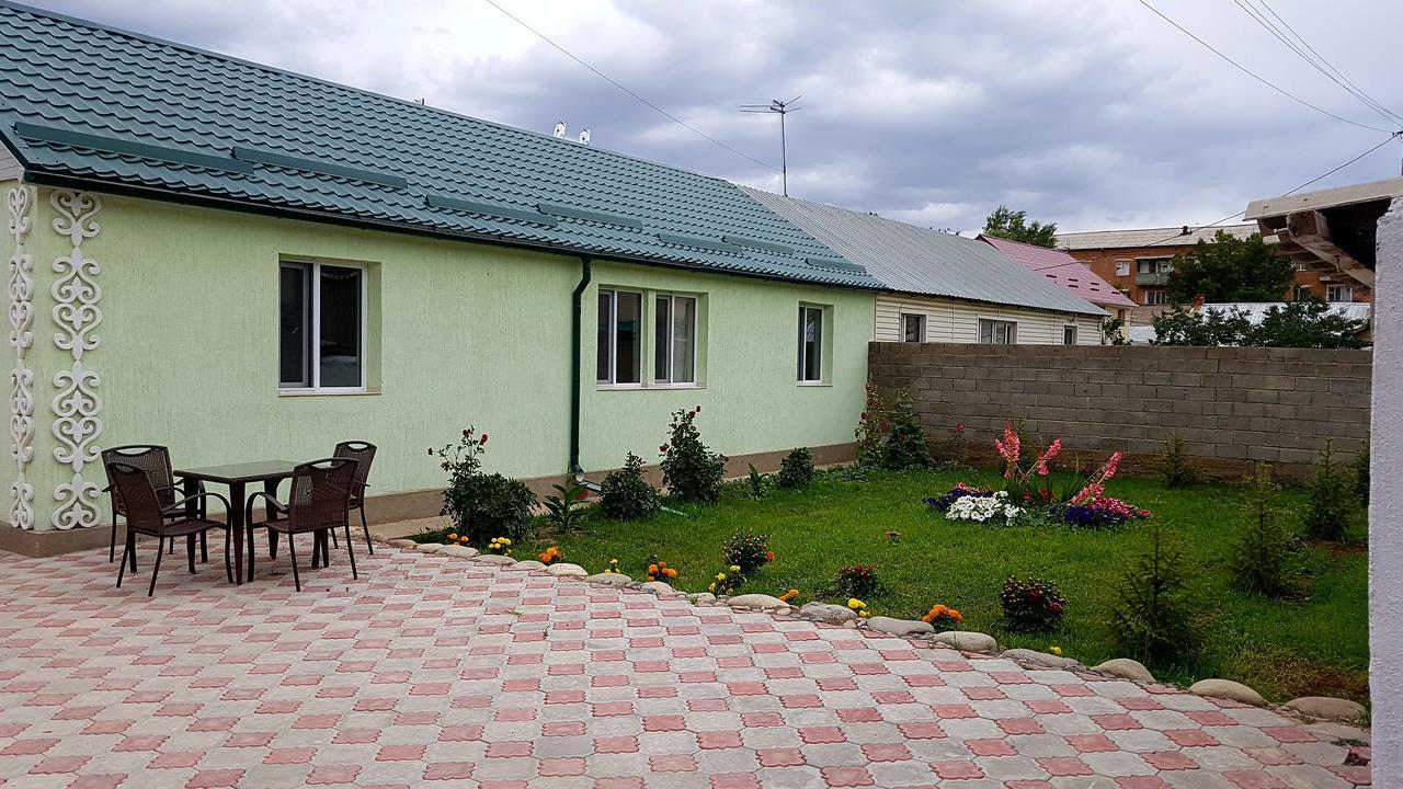 Datka Guest House Naryn Eksteriør billede